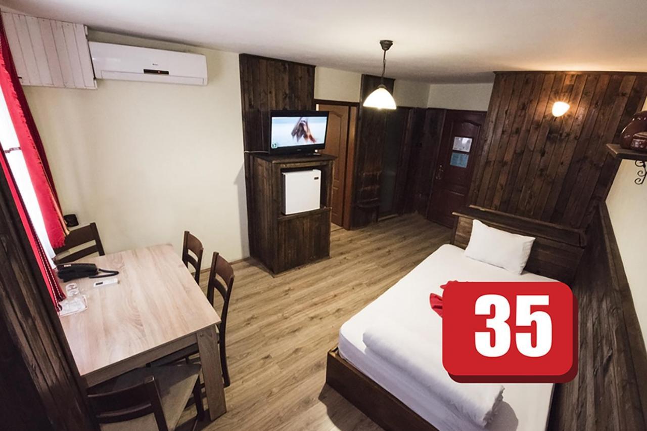 Hotel Simona Complex *